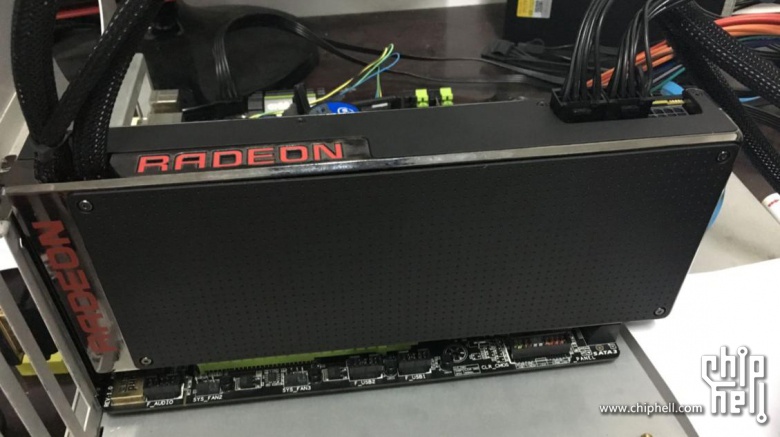 AMD-Radeon-Pro-Duo_Box_3